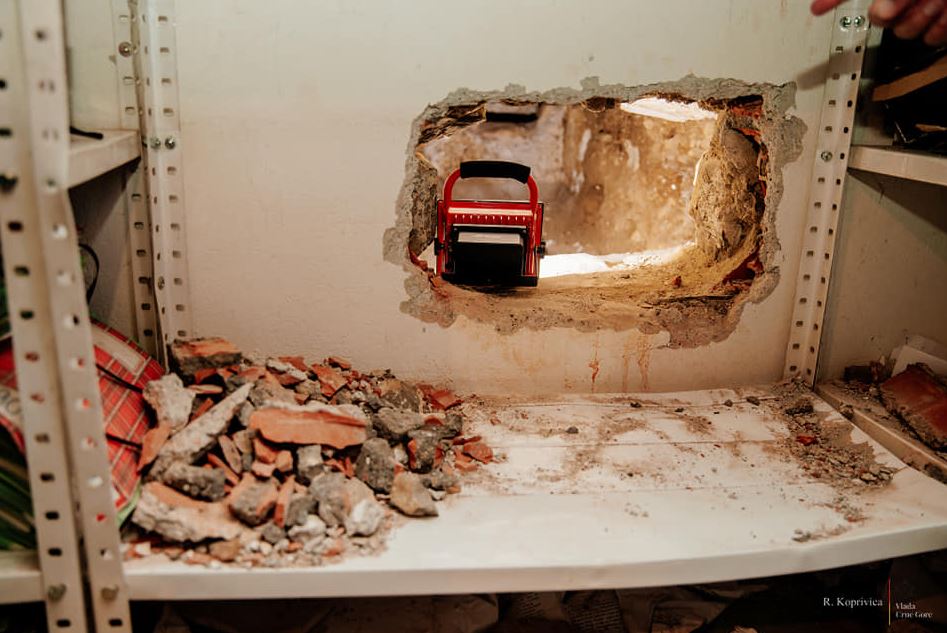 tunel koji vodi do depoa višeg suda 1 foto vlada crne gore 13. septembar